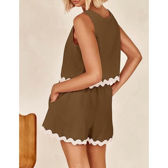 NWT Size Small 2 Piece Luxury Linen Shorts Set with Lace Trim - Picture 2 of 4